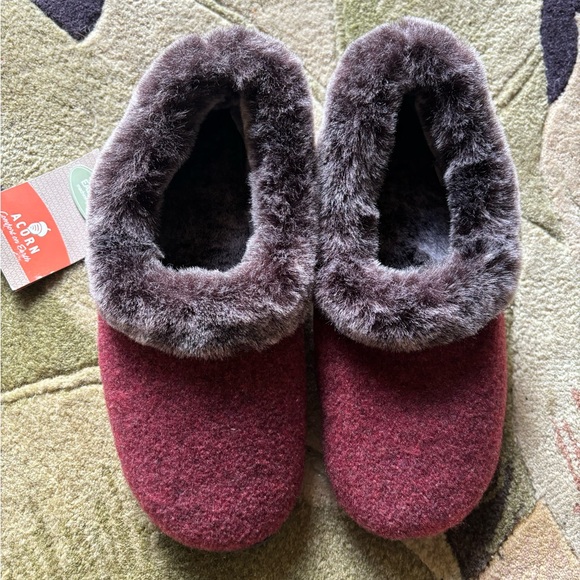 New ACORN Warm Slippers 6.5 - 7.5 Women’s NWT - Picture 2 of 7